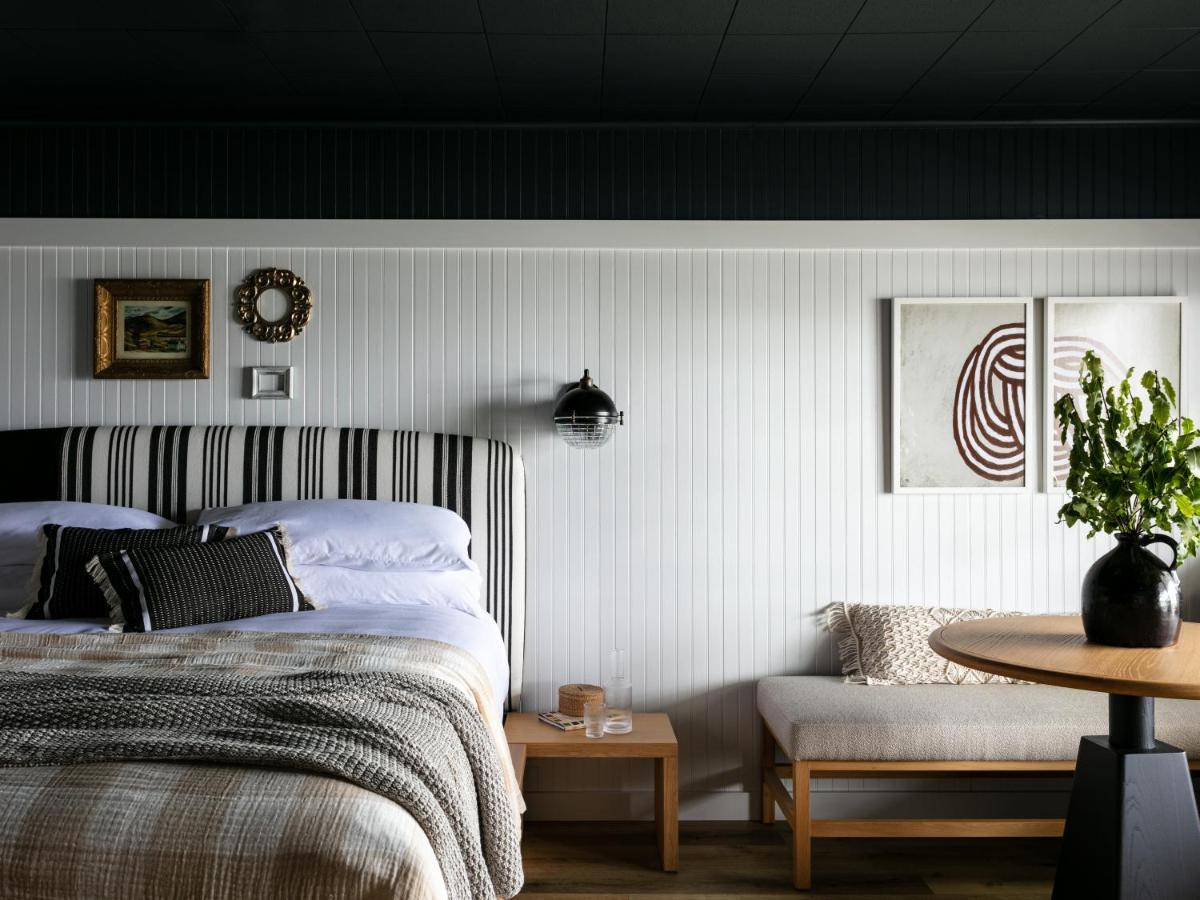Bluebird Ocean Point Inn Exteriör bild