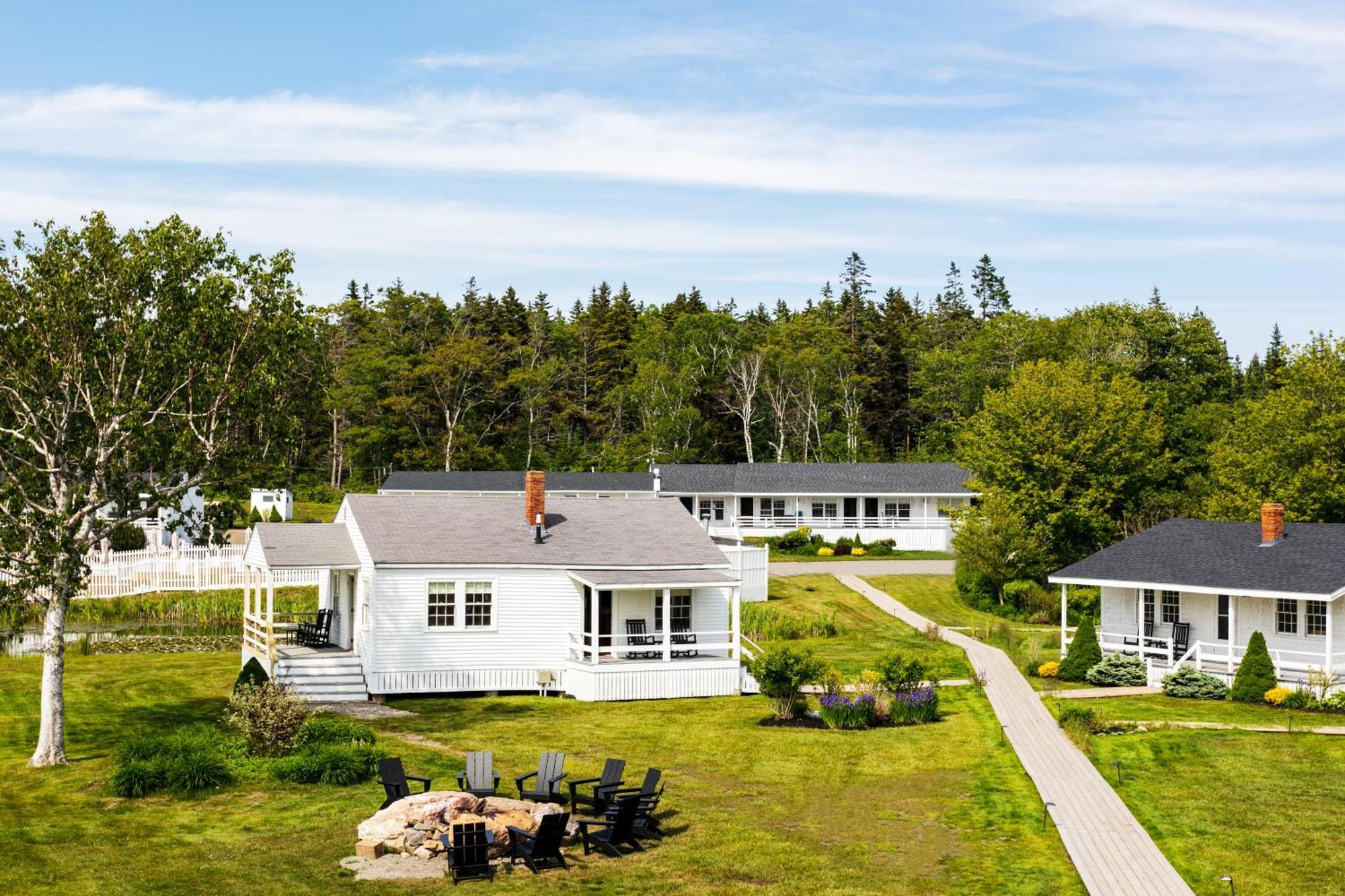 Bluebird Ocean Point Inn Exteriör bild