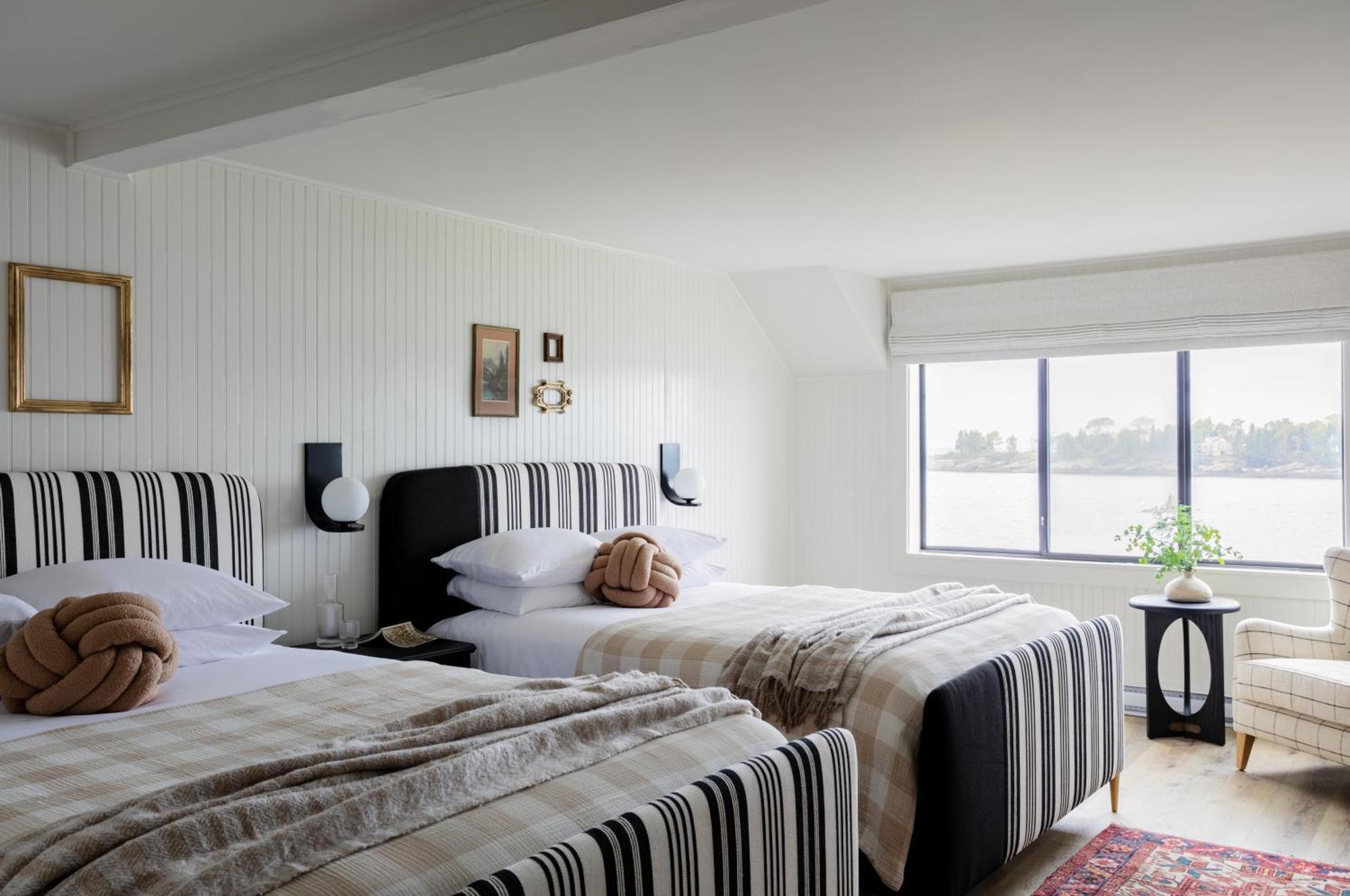 Bluebird Ocean Point Inn Exteriör bild