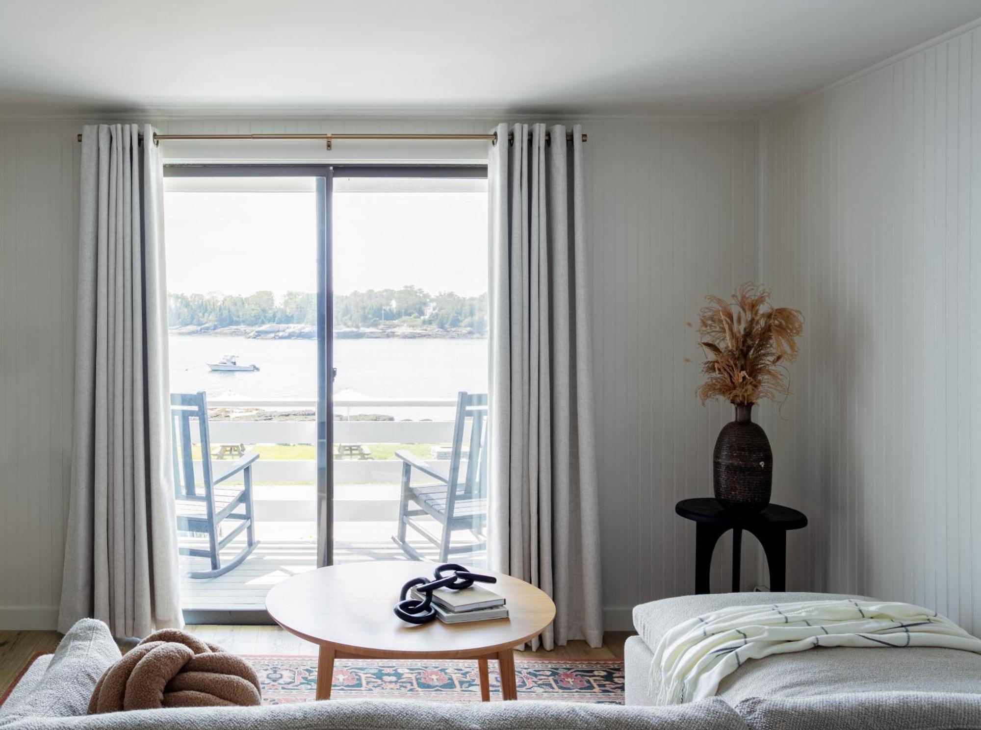 Bluebird Ocean Point Inn Exteriör bild